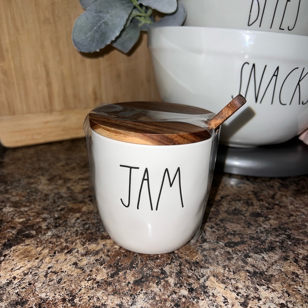 NWT Rae Dunn Jam with wooden top